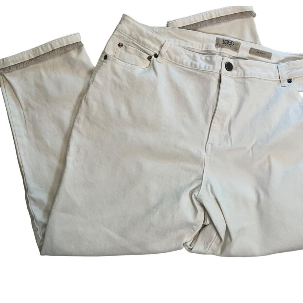 LOGO by Lori Goldstein Skinny Capri Length White Denim  Tan Fringe‎ Hem Size 18W